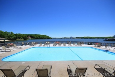 Calling all investors and second home owners! This 1bed 1bath - Lake Condo For Sale in Lake  Ozark, Missouri