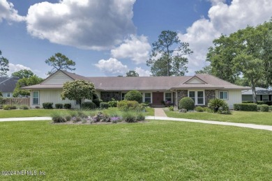 Lakes at Deerwood Country Club Home For Sale in Jacksonville Florida