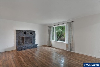 Welcome to this beautiful home in sought after SE Salemplete