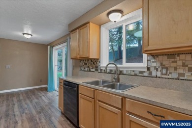 Welcome to this beautiful home in sought after SE Salemplete