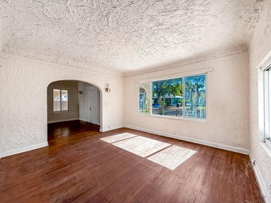 FANTASTIC OPPORTUNITY! Spanish Mission style home with Guest - photo 26