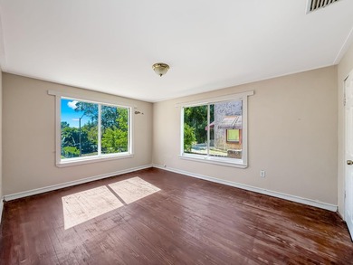 FANTASTIC OPPORTUNITY! Spanish Mission style home with Guest - photo 28