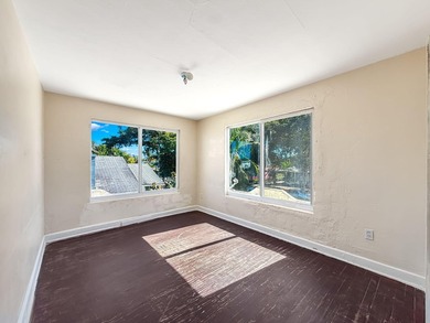 FANTASTIC OPPORTUNITY! Spanish Mission style home with Guest - photo 29