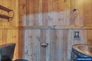 Welcome to this beautiful home in sought after SE Salemplete