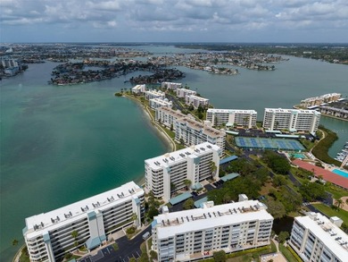 Wake up to shimmering waters and end each day with breathtaking - photo 33