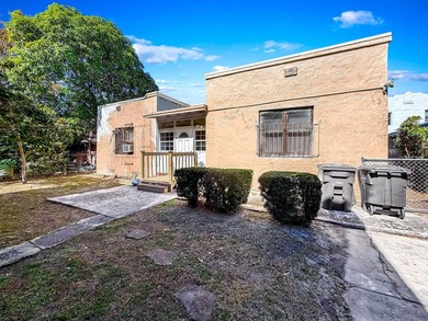 FANTASTIC OPPORTUNITY! Spanish Mission style home with Guest - photo 35