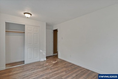 Welcome to this beautiful home in sought after SE Salemplete