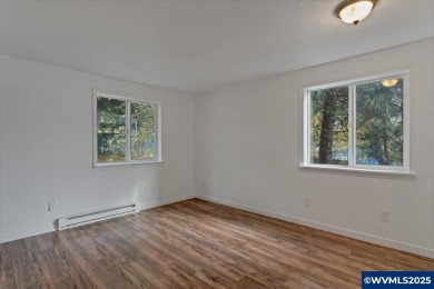 Welcome to this beautiful home in sought after SE Salemplete