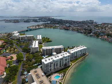 Wake up to shimmering waters and end each day with breathtaking - photo 41