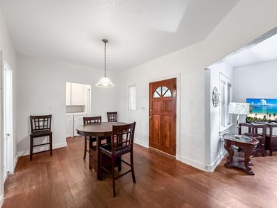 FANTASTIC OPPORTUNITY! Spanish Mission style home with Guest - photo 41