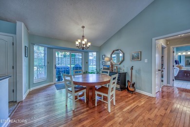 ONE LEVEL LIVING. Welcome to this beautifully maintained home - photo 3