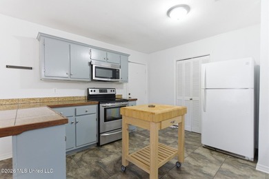 Meet your coastal unicorn a rare, move-in-ready gem in the - photo 5