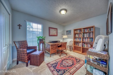 ONE LEVEL LIVING. Welcome to this beautifully maintained home - photo 6