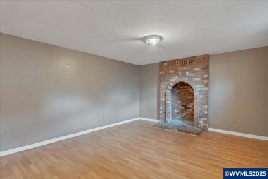 Welcome to this beautiful home in sought after SE Salemplete