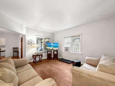 FANTASTIC OPPORTUNITY! Spanish Mission style home with Guest - photo 48