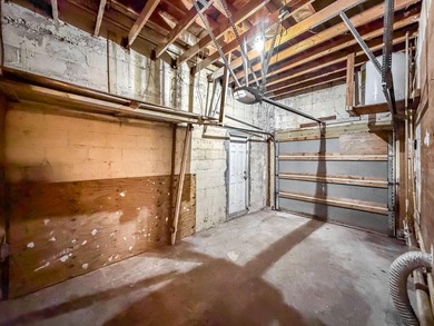FANTASTIC OPPORTUNITY! Spanish Mission style home with Guest - photo 53