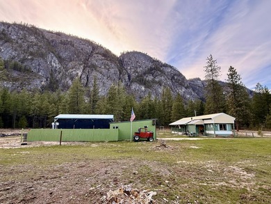 Located just minutes from the Canadian border in Laurier, this - photo 4