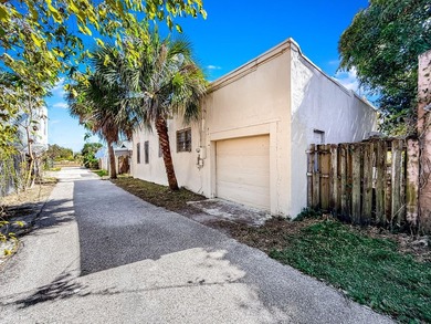 FANTASTIC OPPORTUNITY! Spanish Mission style home with Guest - photo 54