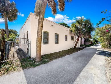 FANTASTIC OPPORTUNITY! Spanish Mission style home with Guest - photo 56
