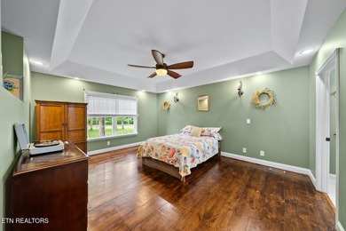 Welcome to this gorgeous and spacious 4,152 sq. ft. family home - photo 11