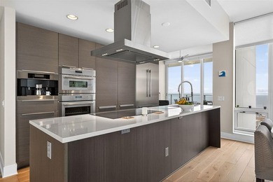 Welcome to Unit 3102, an ultra-rare junior penthouse-one of only - photo 11