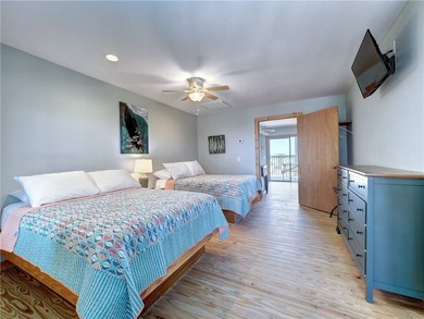 LOCATION!! LOCATION!! LOCATION!! What an opportunity to own the - photo 12