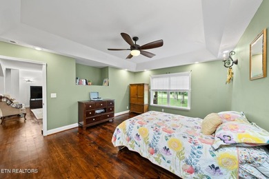 Welcome to this gorgeous and spacious 4,152 sq. ft. family home - photo 12