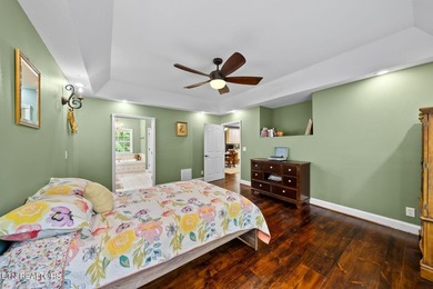 Welcome to this gorgeous and spacious 4,152 sq. ft. family home - photo 13