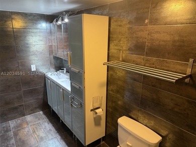 Highly Desirable (2-bedroom, 1-bath) END unit in the B Bldg at - photo 13