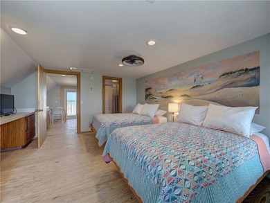LOCATION!! LOCATION!! LOCATION!! What an opportunity to own the - photo 15