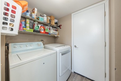 Welcome to this spacious and well-maintained 3-bedroom, 2.5-bath - photo 16