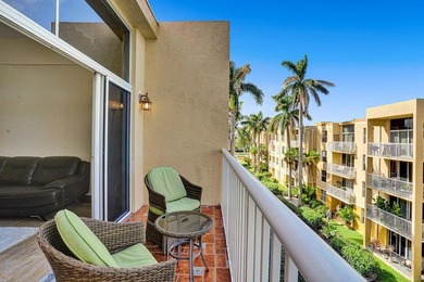 Welcome to this well-appointed two-bedroom, two-bathroom - photo 17