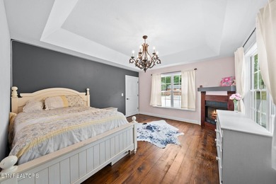 Welcome to this gorgeous and spacious 4,152 sq. ft. family home - photo 18