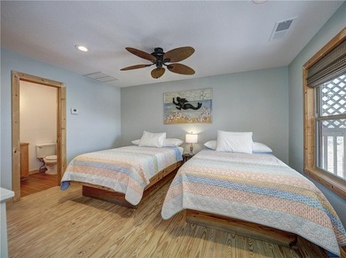 LOCATION!! LOCATION!! LOCATION!! What an opportunity to own the - photo 20