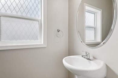 This beautiful home is in like new condition; with 4 bedrooms - photo 20