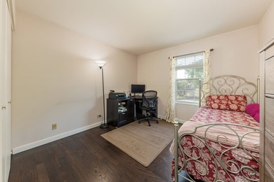 Welcome to this spacious and well-maintained 3-bedroom, 2.5-bath - photo 21