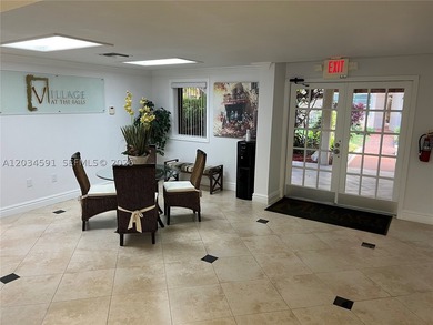 Highly Desirable (2-bedroom, 1-bath) END unit in the B Bldg at - photo 22