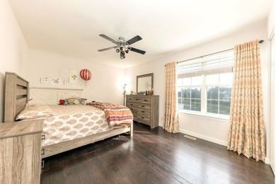 Welcome to this spacious and well-maintained 3-bedroom, 2.5-bath - photo 26