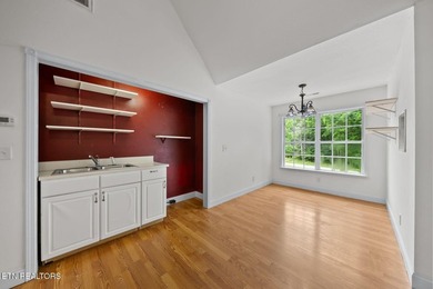Welcome to this gorgeous and spacious 4,152 sq. ft. family home - photo 27