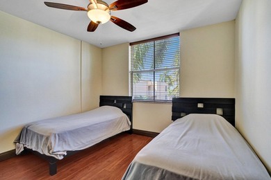 Welcome to this well-appointed two-bedroom, two-bathroom - photo 28