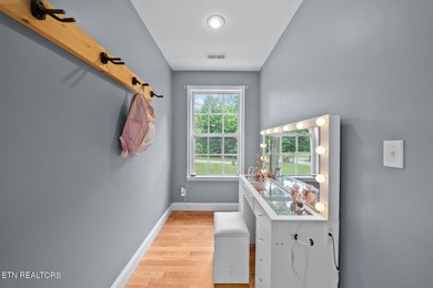 Welcome to this gorgeous and spacious 4,152 sq. ft. family home - photo 30