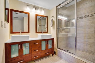 Welcome to this well-appointed two-bedroom, two-bathroom - photo 34