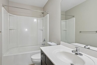 This beautiful home is in like new condition; with 4 bedrooms - photo 34
