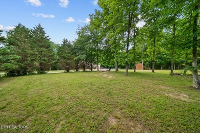Welcome to this gorgeous and spacious 4,152 sq. ft. family home - photo 37