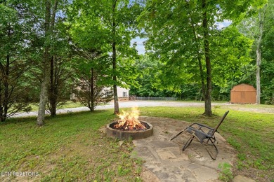 Welcome to this gorgeous and spacious 4,152 sq. ft. family home - photo 38