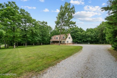Welcome to this gorgeous and spacious 4,152 sq. ft. family home - photo 40