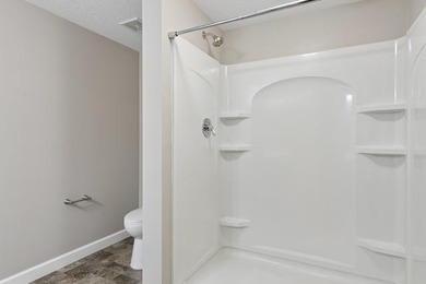 This beautiful home is in like new condition; with 4 bedrooms - photo 41