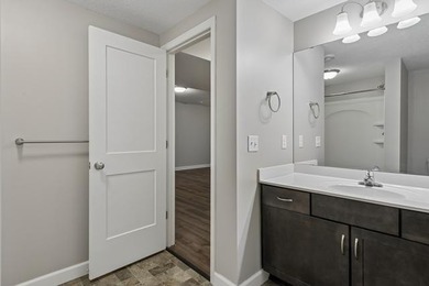 This beautiful home is in like new condition; with 4 bedrooms - photo 42