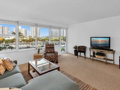 Lifestyle by the beach in a very social community. Building - photo 2