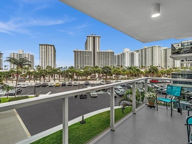 Lifestyle by the beach in a very social community. Building - photo 4
